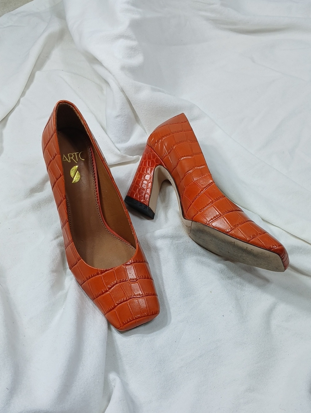 Sarto womens Orange Croc-Embossed Square Toe Block Heel Pumps